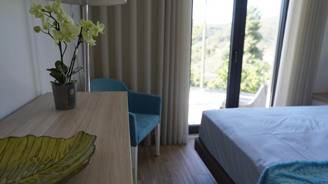 Lago Azul Villas Феррейра-ду-Зезери Экстерьер фото