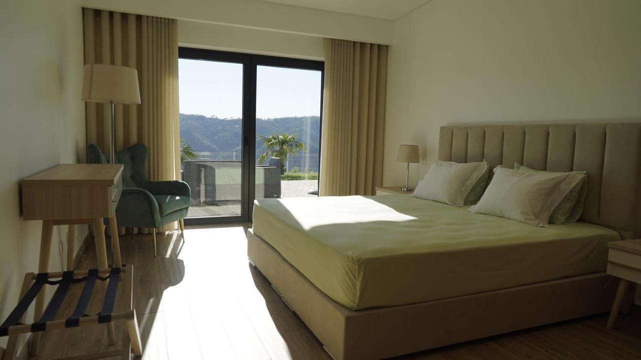 Lago Azul Villas Феррейра-ду-Зезери Экстерьер фото