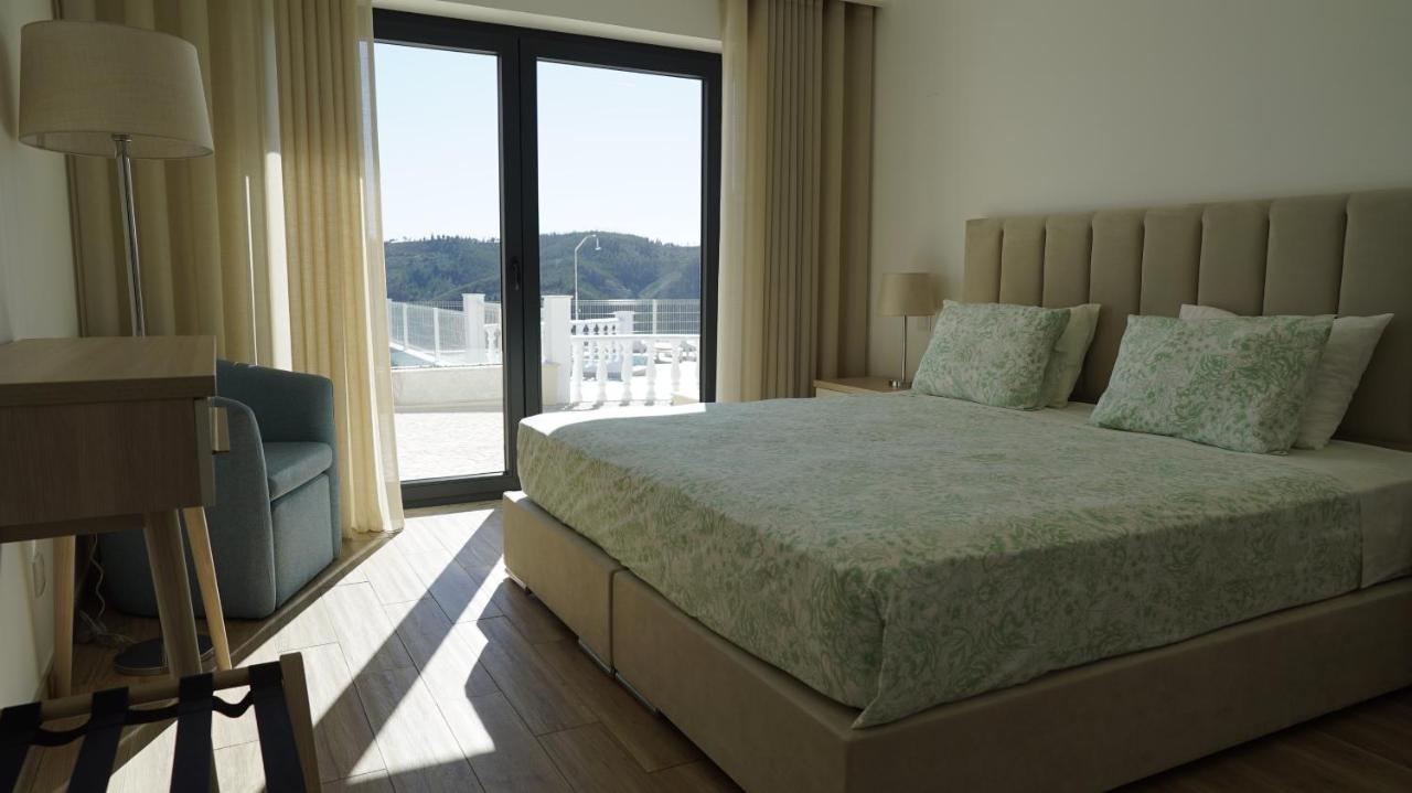 Lago Azul Villas Феррейра-ду-Зезери Экстерьер фото