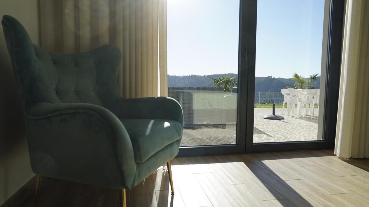 Lago Azul Villas Феррейра-ду-Зезери Экстерьер фото